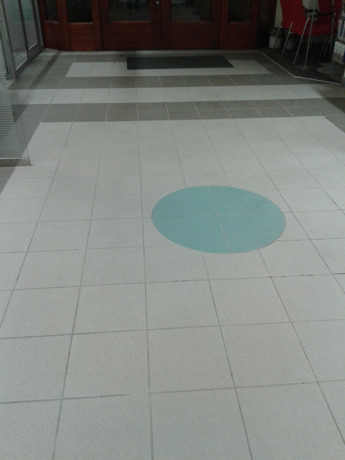 Posadzka przemysłowa wyczyszczona przez Profekt